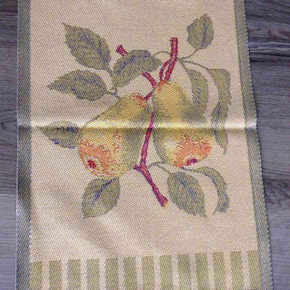 VINTAGE Circa: 1980's; Set of 4 napkins, placemats, 1 runner. Made in Italy - Picture 3 of 9